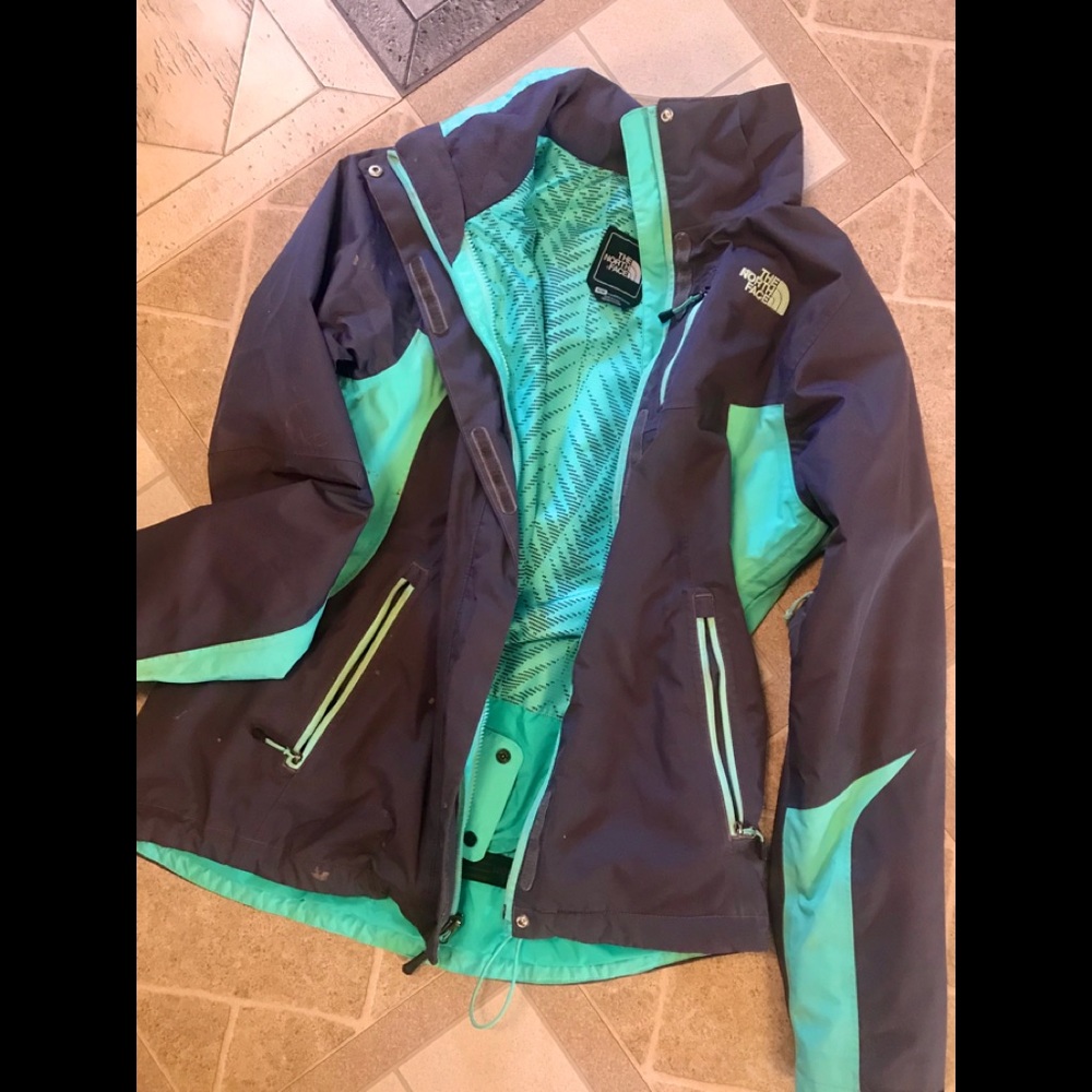 NORTH FACE WOMENS SOFTSHELL HYVENT